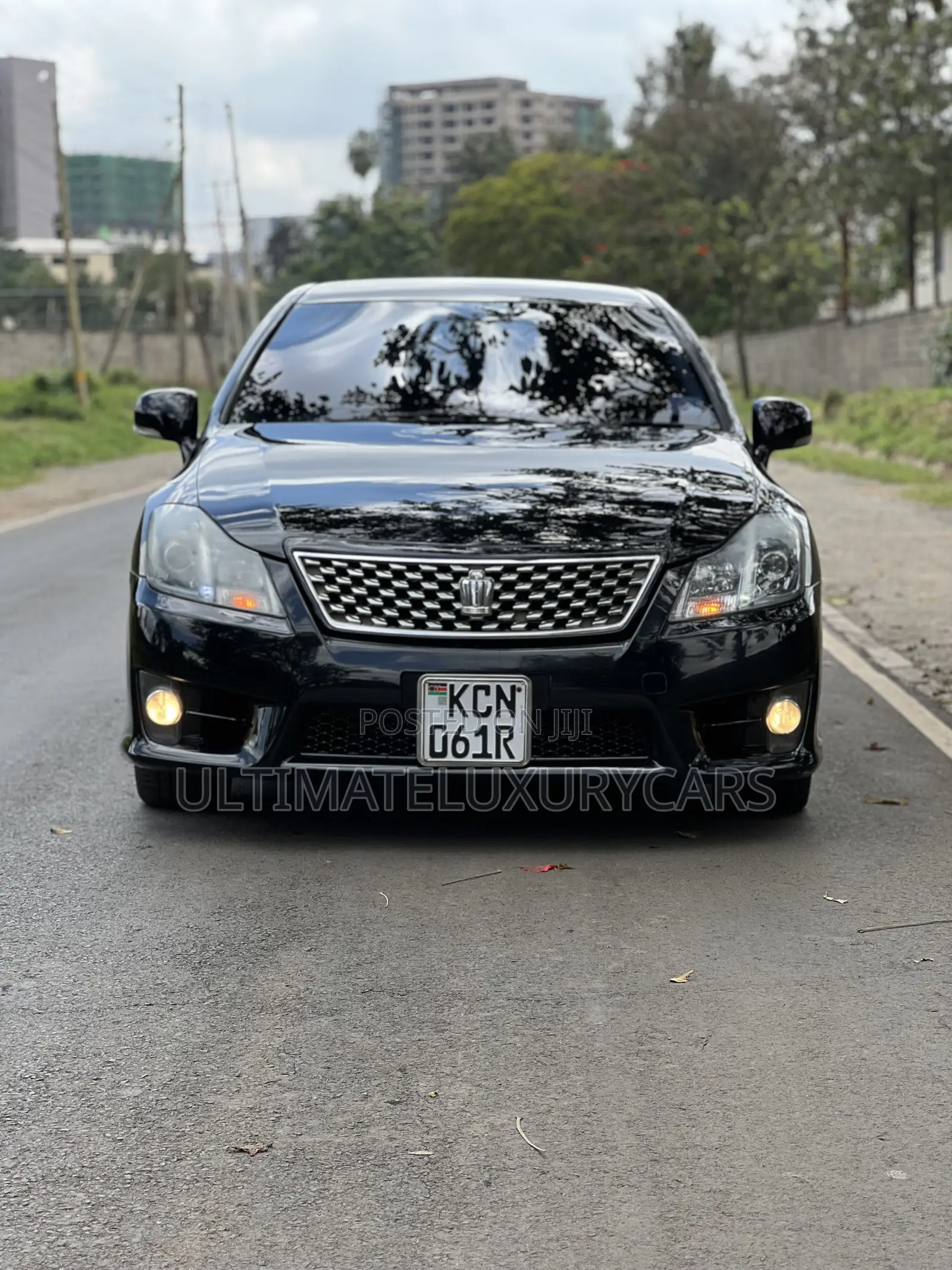 Toyota Crown 2010 Black