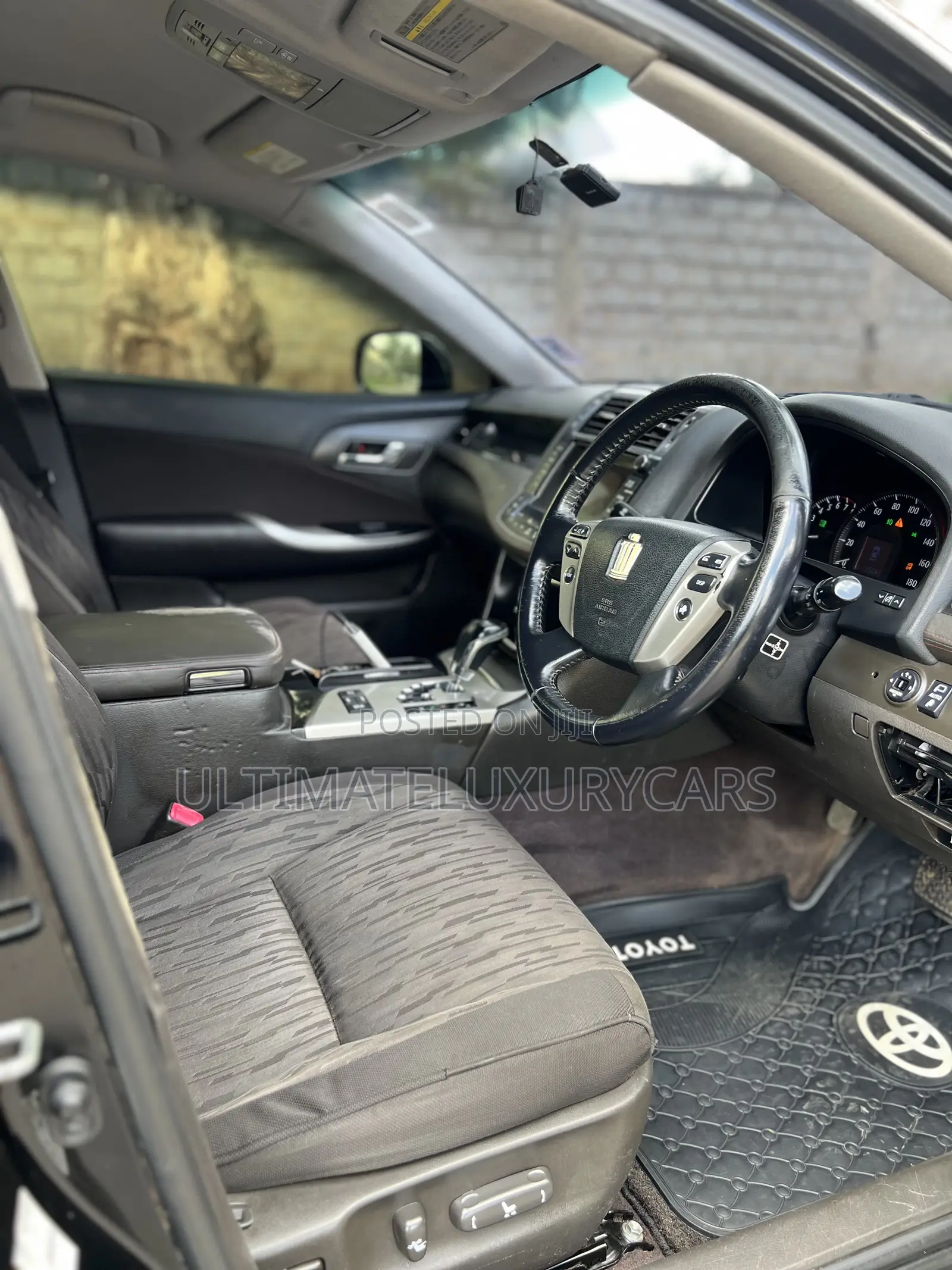Toyota Crown 2010 Black
