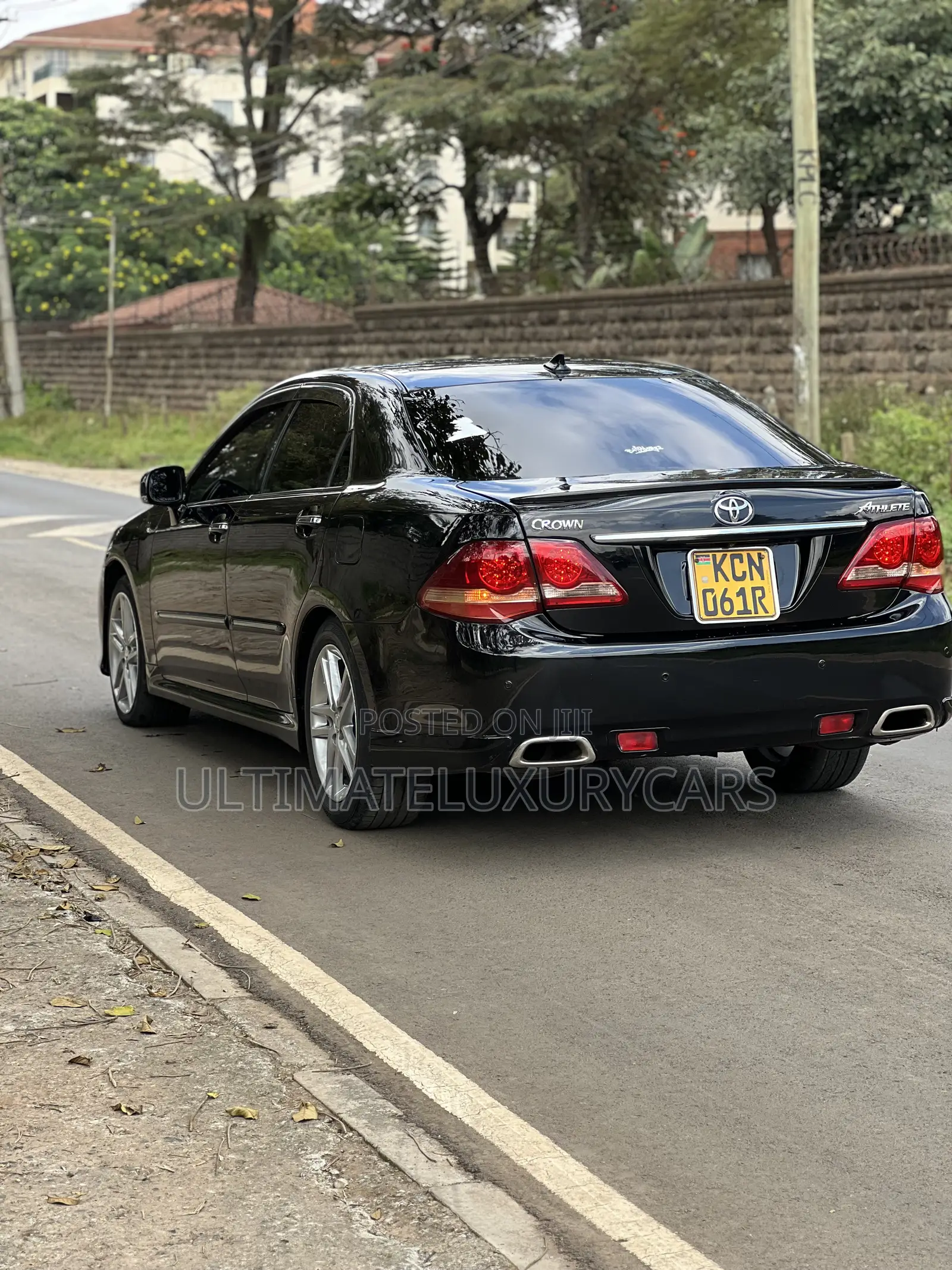 Toyota Crown 2010 Black