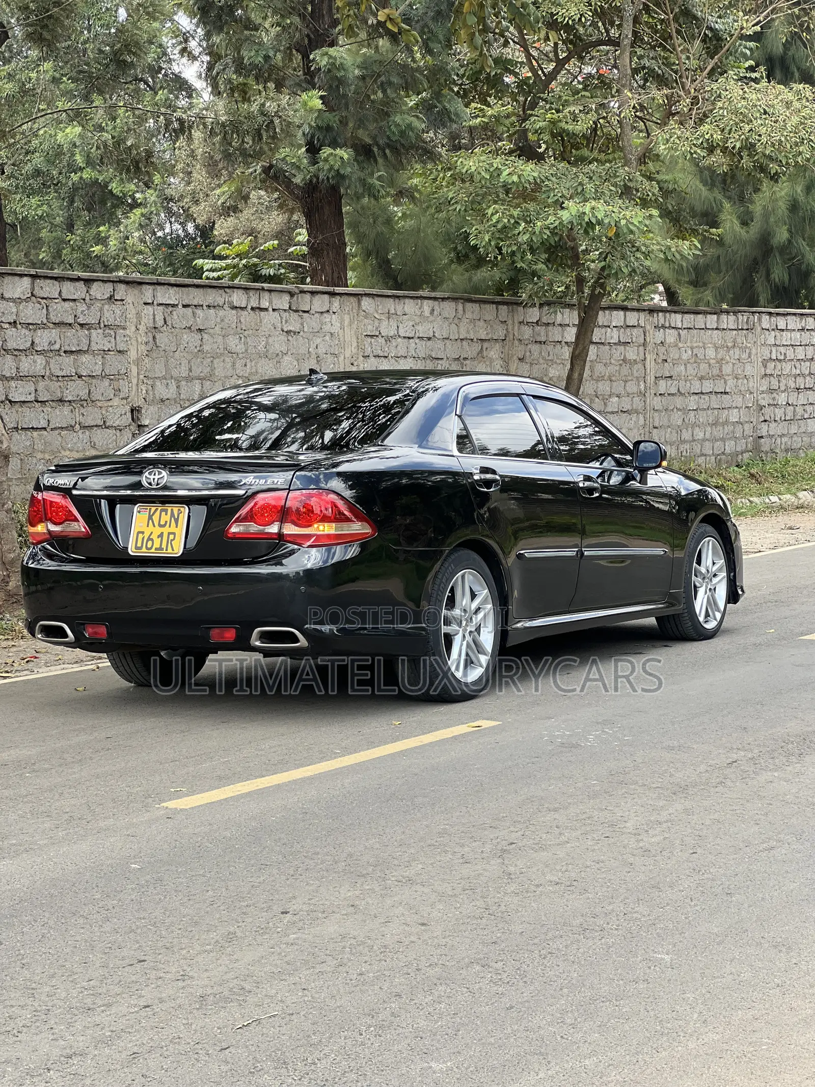 Toyota Crown 2010 Black