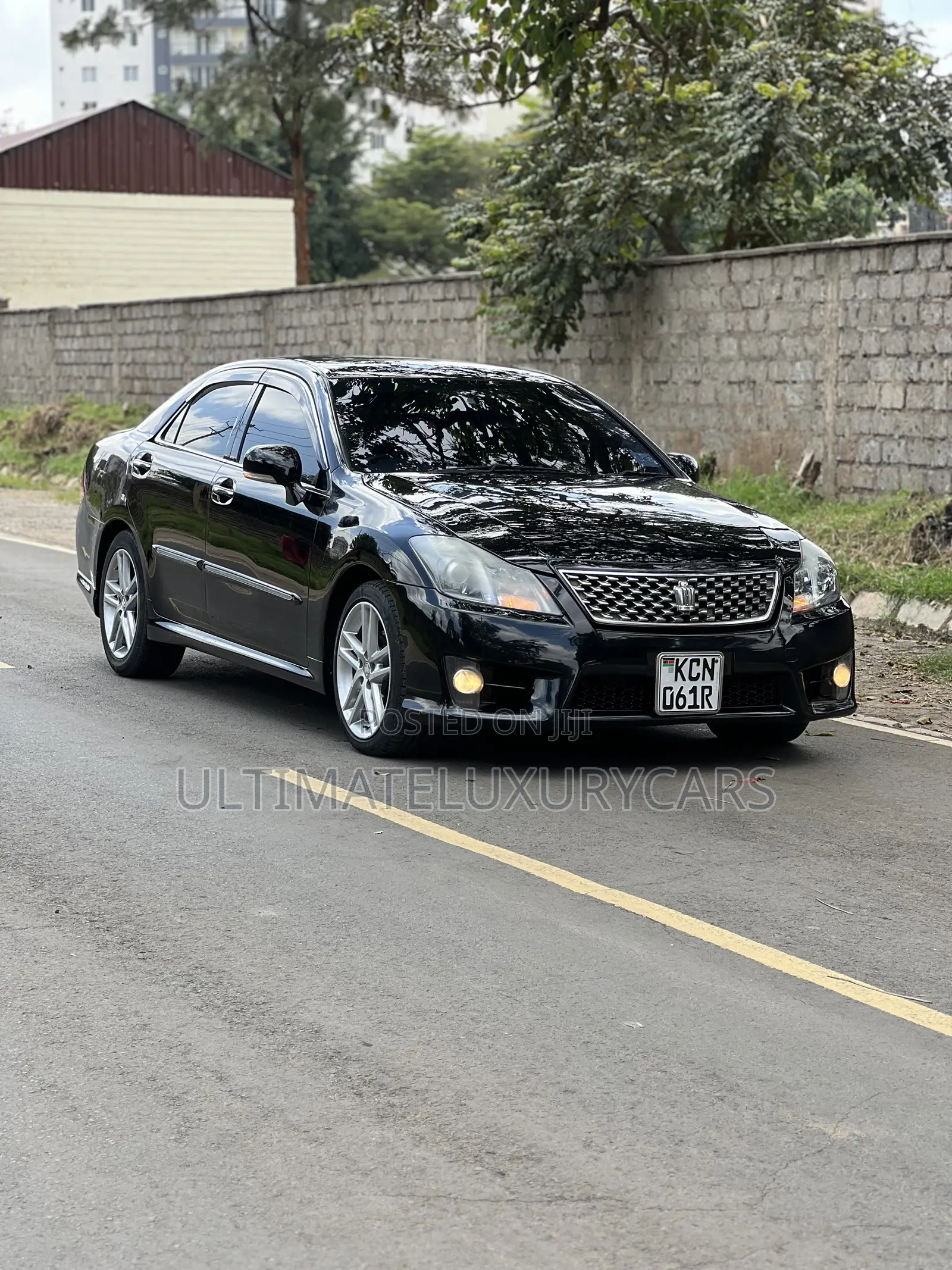 Toyota Crown 2010 Black
