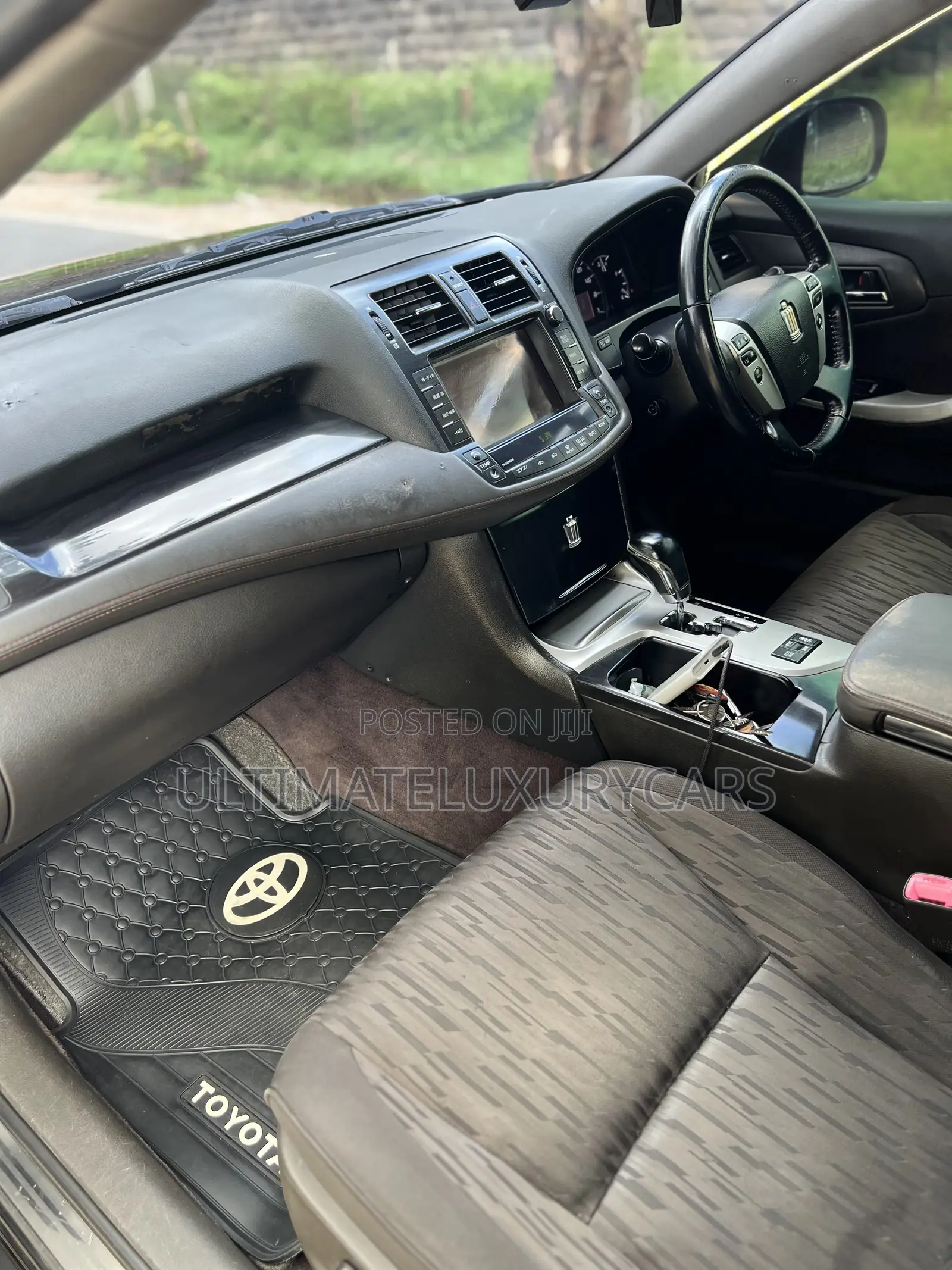 Toyota Crown 2010 Black