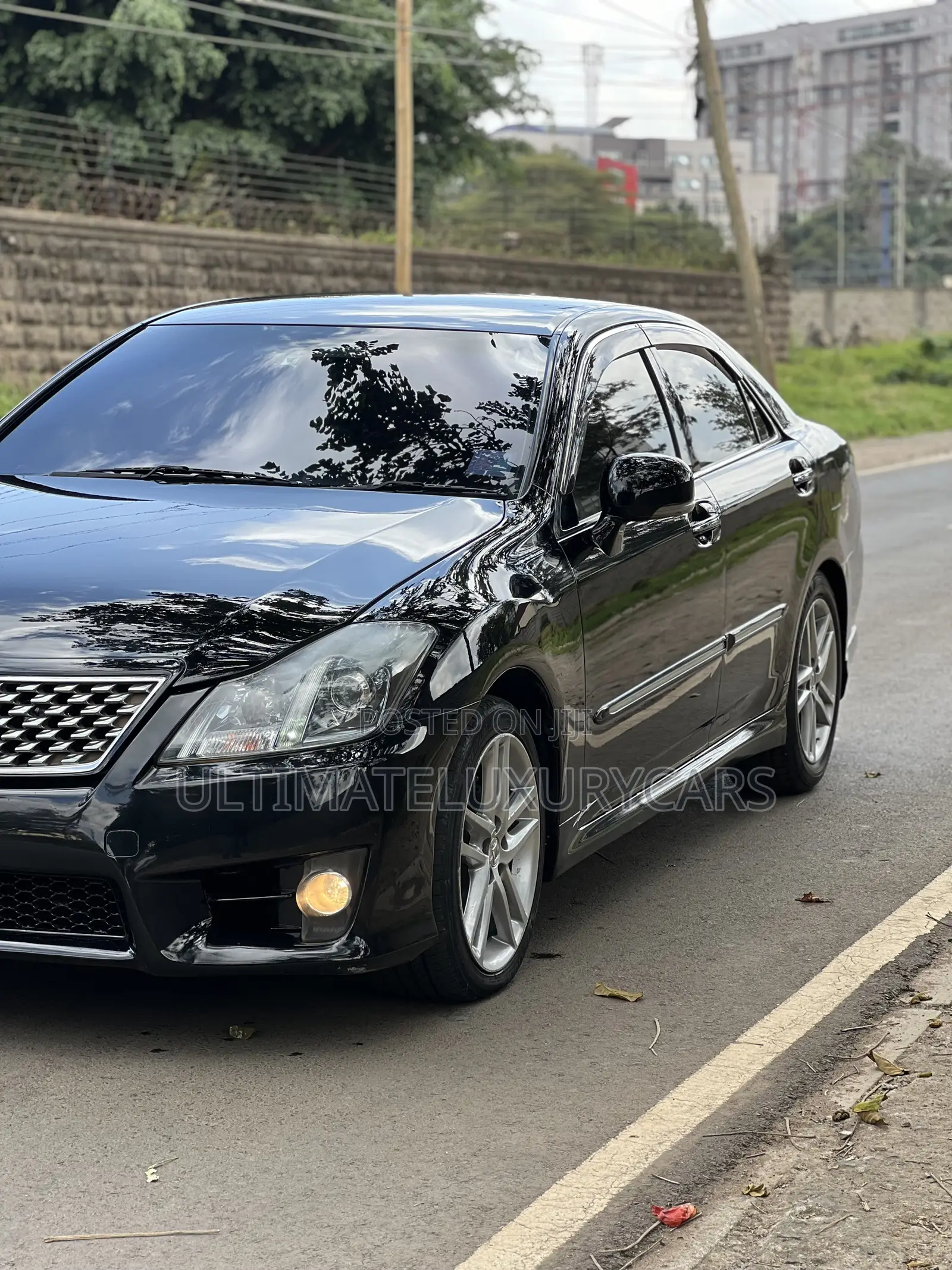 Toyota Crown 2010 Black