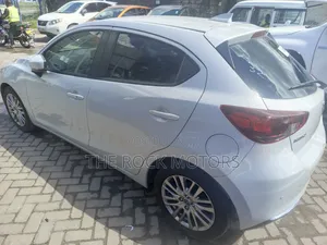 Mazda 2 2019 White