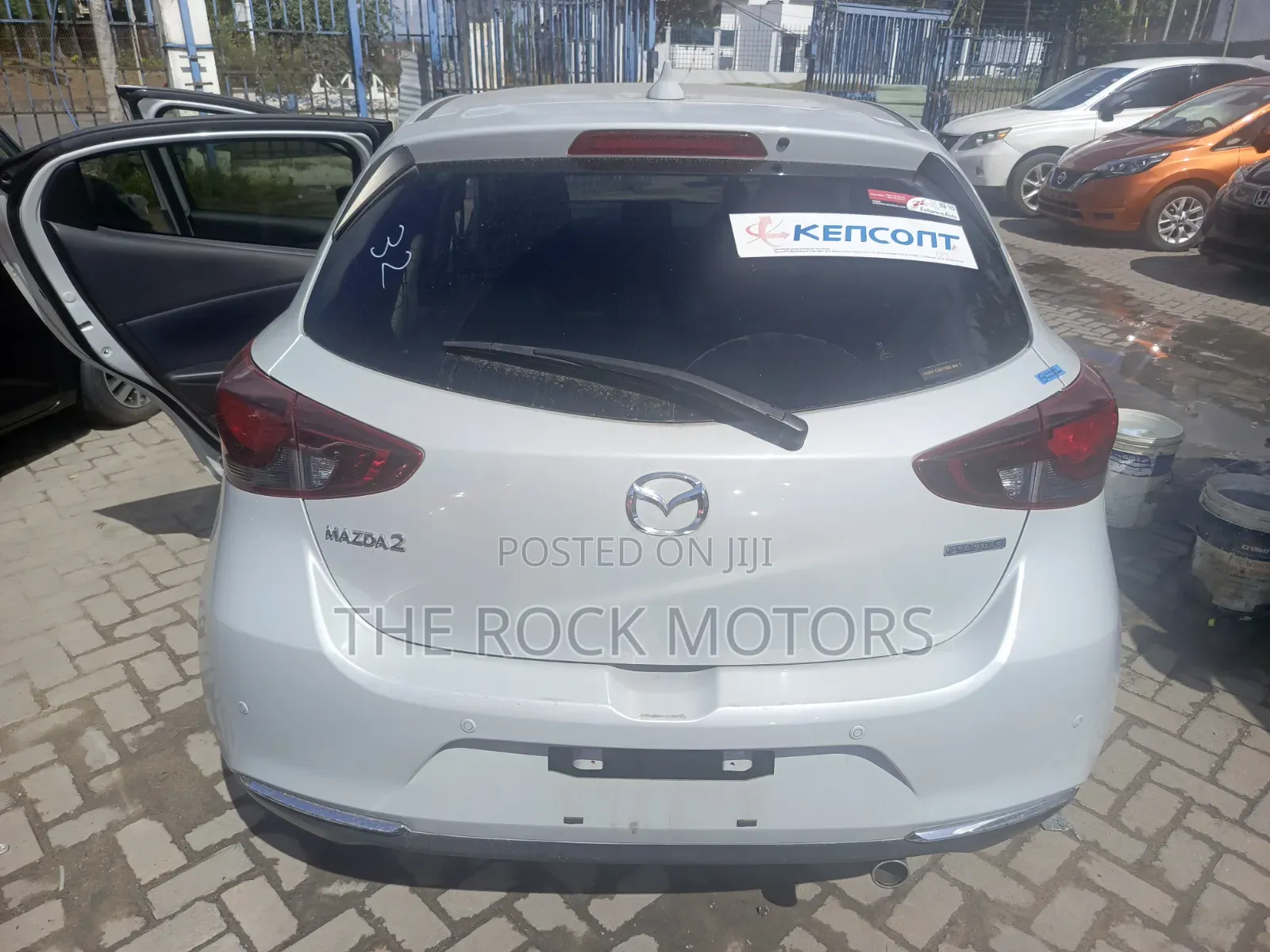 Mazda 2 2019 White