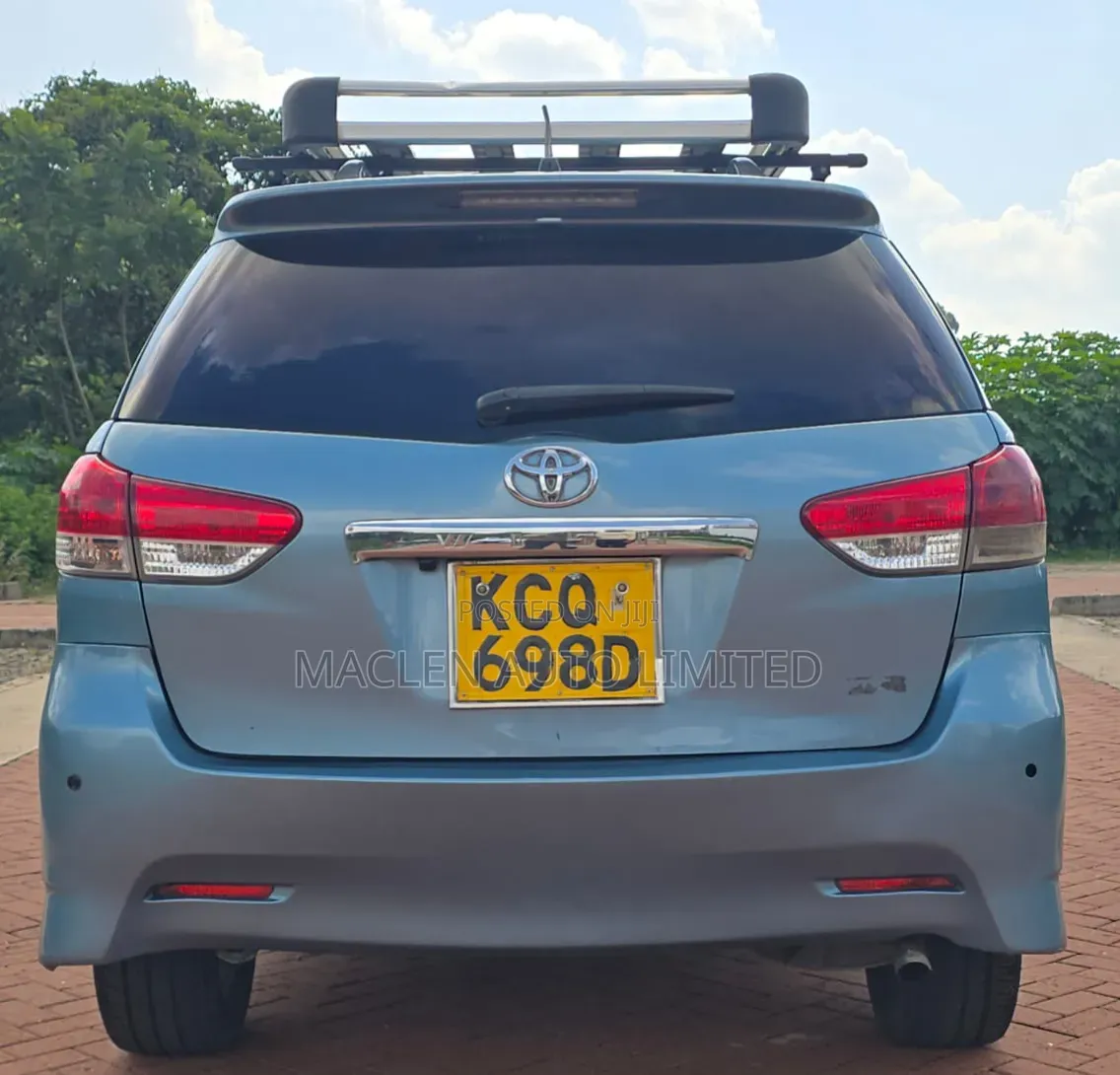Toyota Wish 2011 Blue