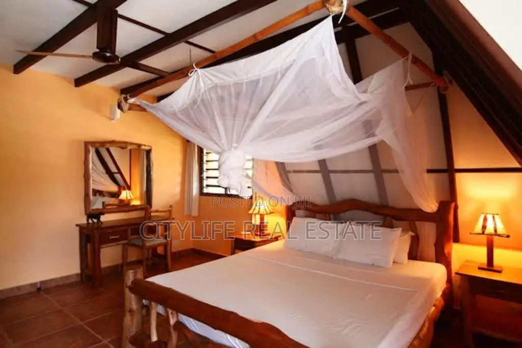 Diani Beach Road – Neptune Area, Hotel Villas on 6 Acres on Sale