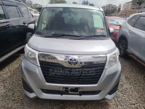 Toyota Roomy 2019 Silver