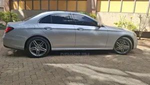 Mercedes-Benz E200 2017 Silver