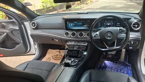 Mercedes-Benz E200 2017 Silver