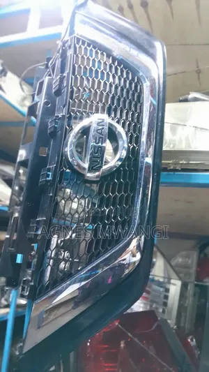 Nissan Note 2015 Grille