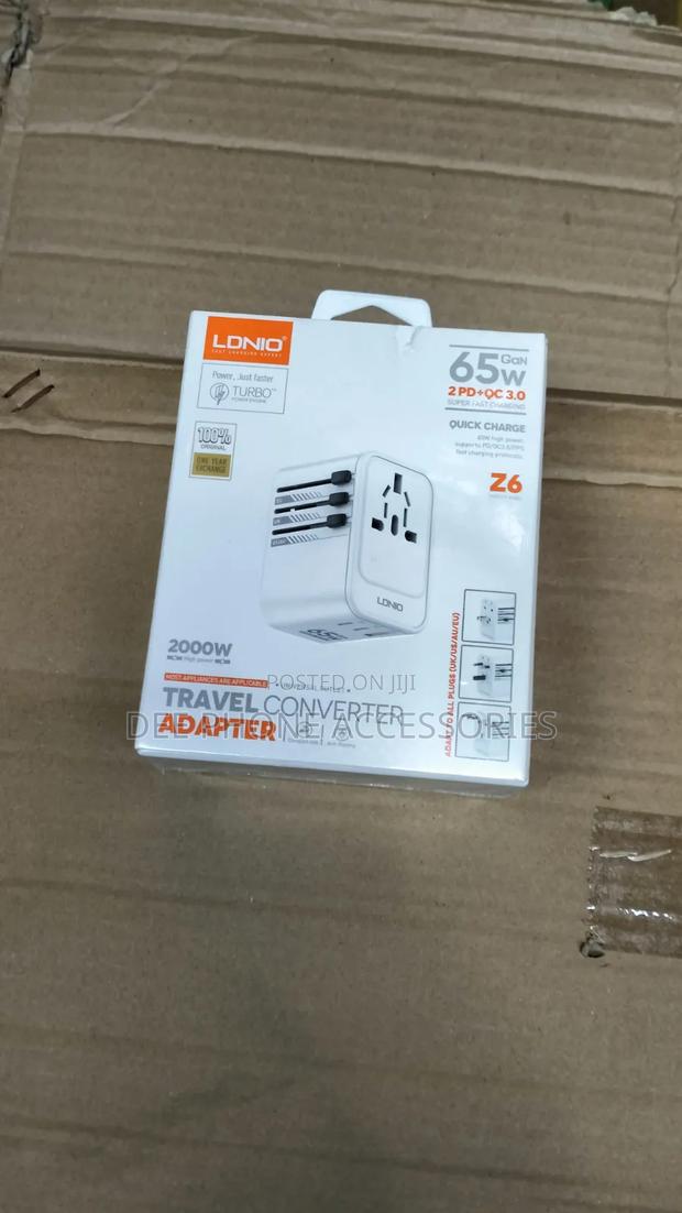 Ldnio 65w Travel International Adapter - main view