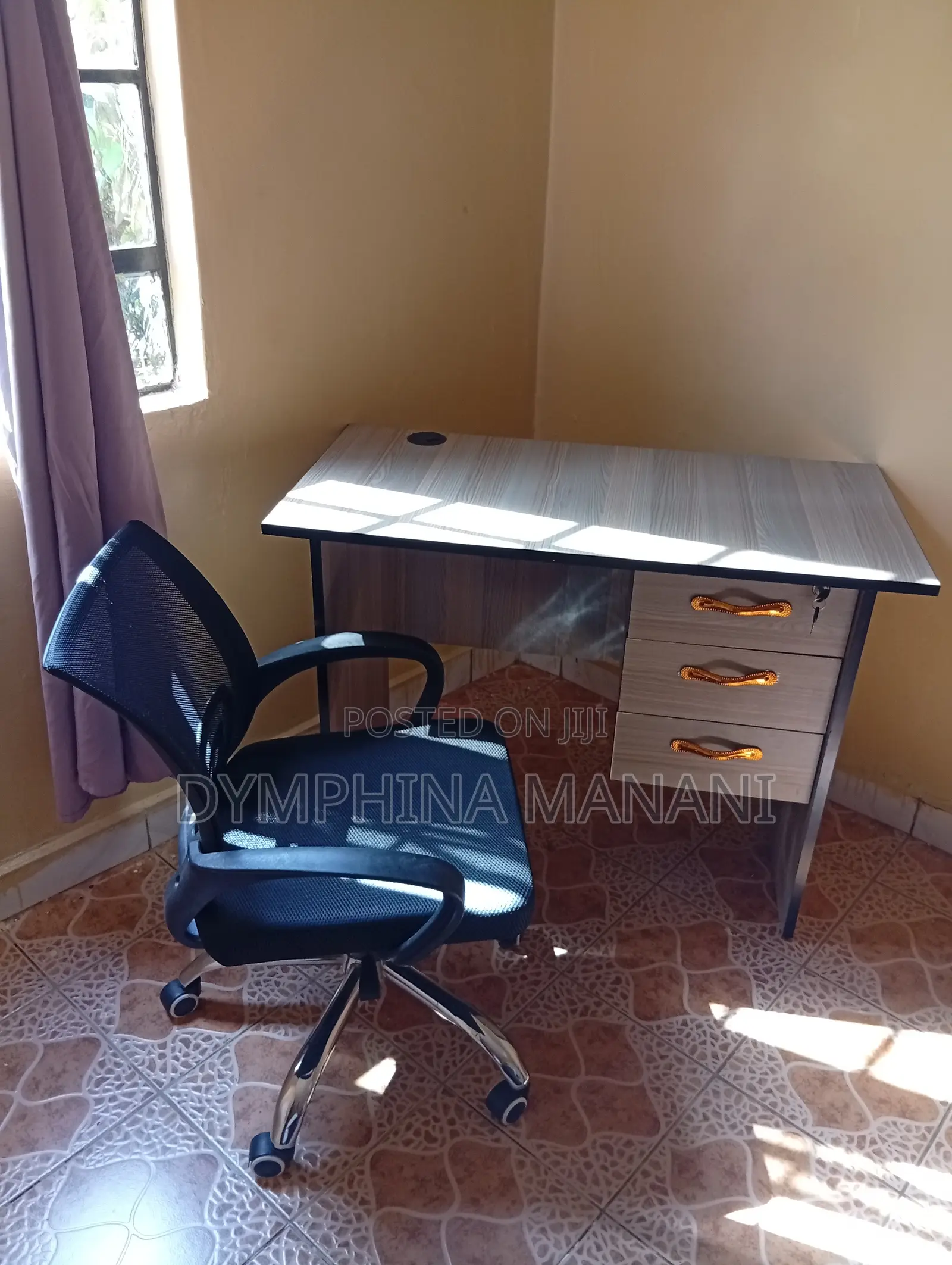Imtr Study Table+Mesh Chair