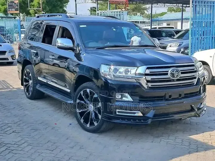 Toyota Land Cruiser 4.6 V8 ZX 2019 Matt Black
