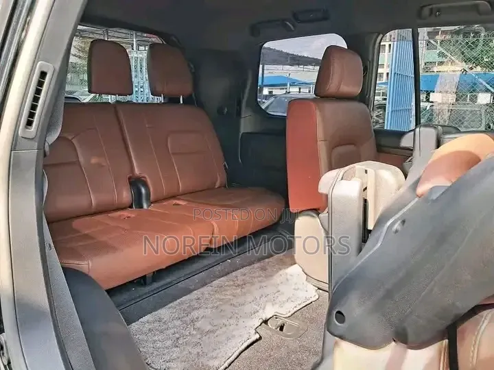 Toyota Land Cruiser 4.6 V8 ZX 2019 Matt Black