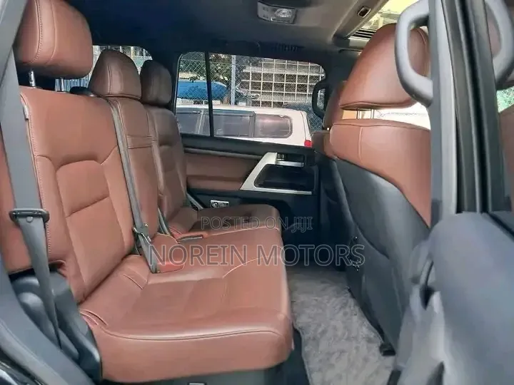 Toyota Land Cruiser 4.6 V8 ZX 2019 Matt Black