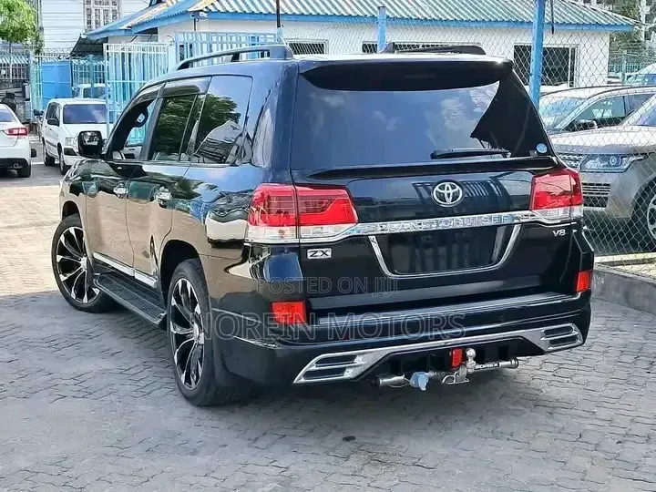 Toyota Land Cruiser 4.6 V8 ZX 2019 Matt Black