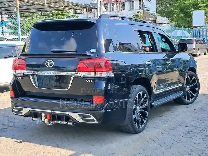 Toyota Land Cruiser 4.6 V8 ZX 2019 Matt Black