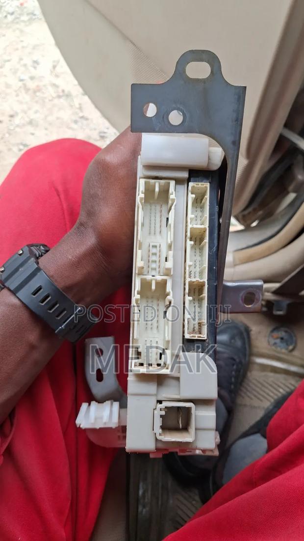 Prado 150 MPX Body Fusebox - thumbnail 2