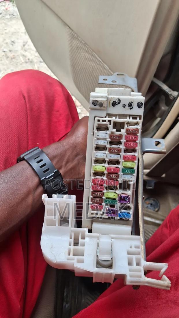 Prado 150 MPX Body Fusebox - thumbnail 3