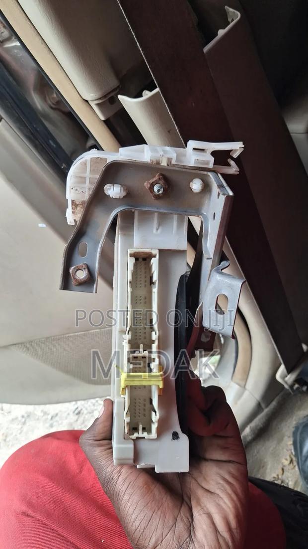 Prado 150 MPX Body Fusebox - thumbnail 4
