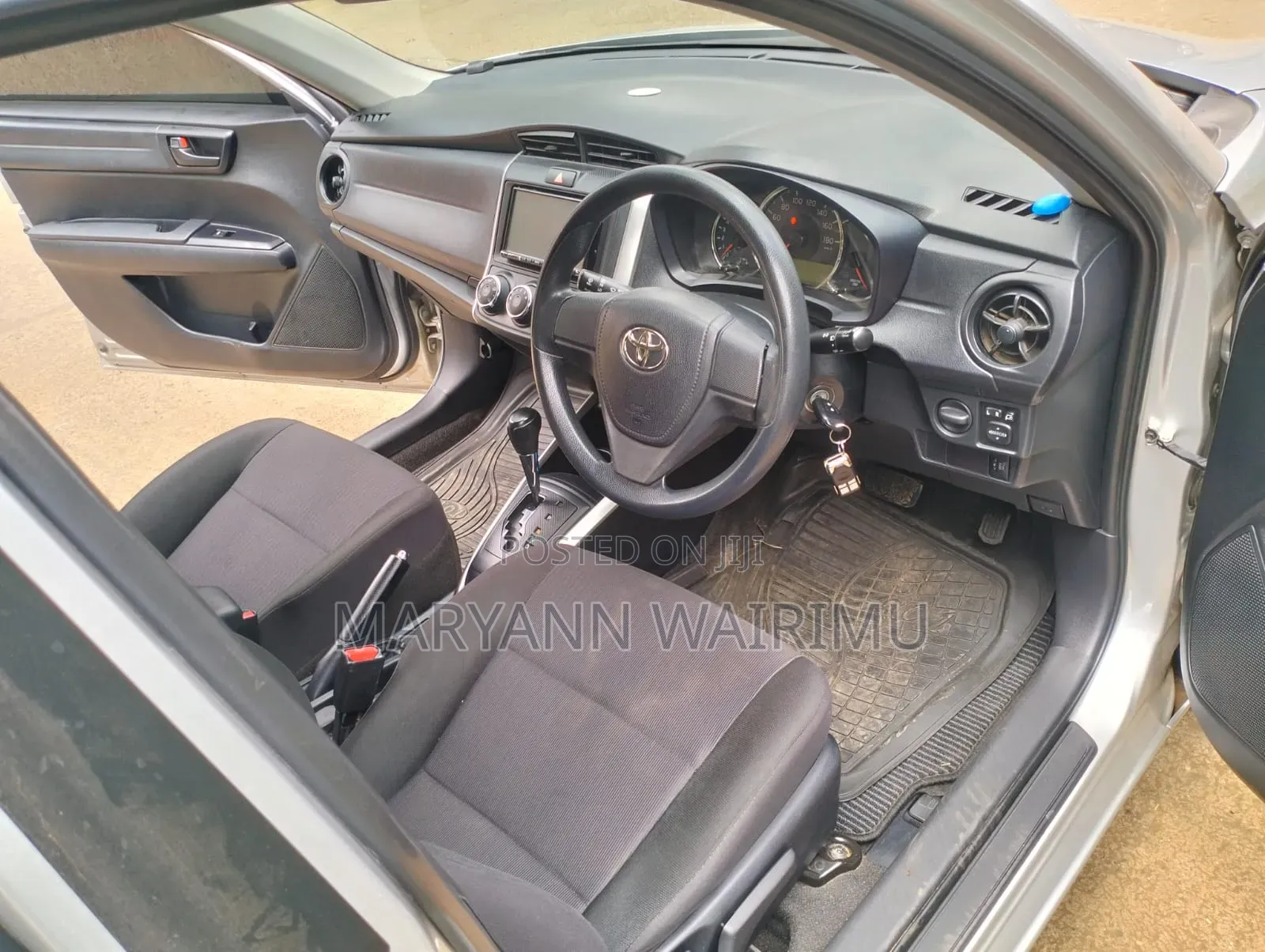 Toyota Corolla Fielder 2017 Silver