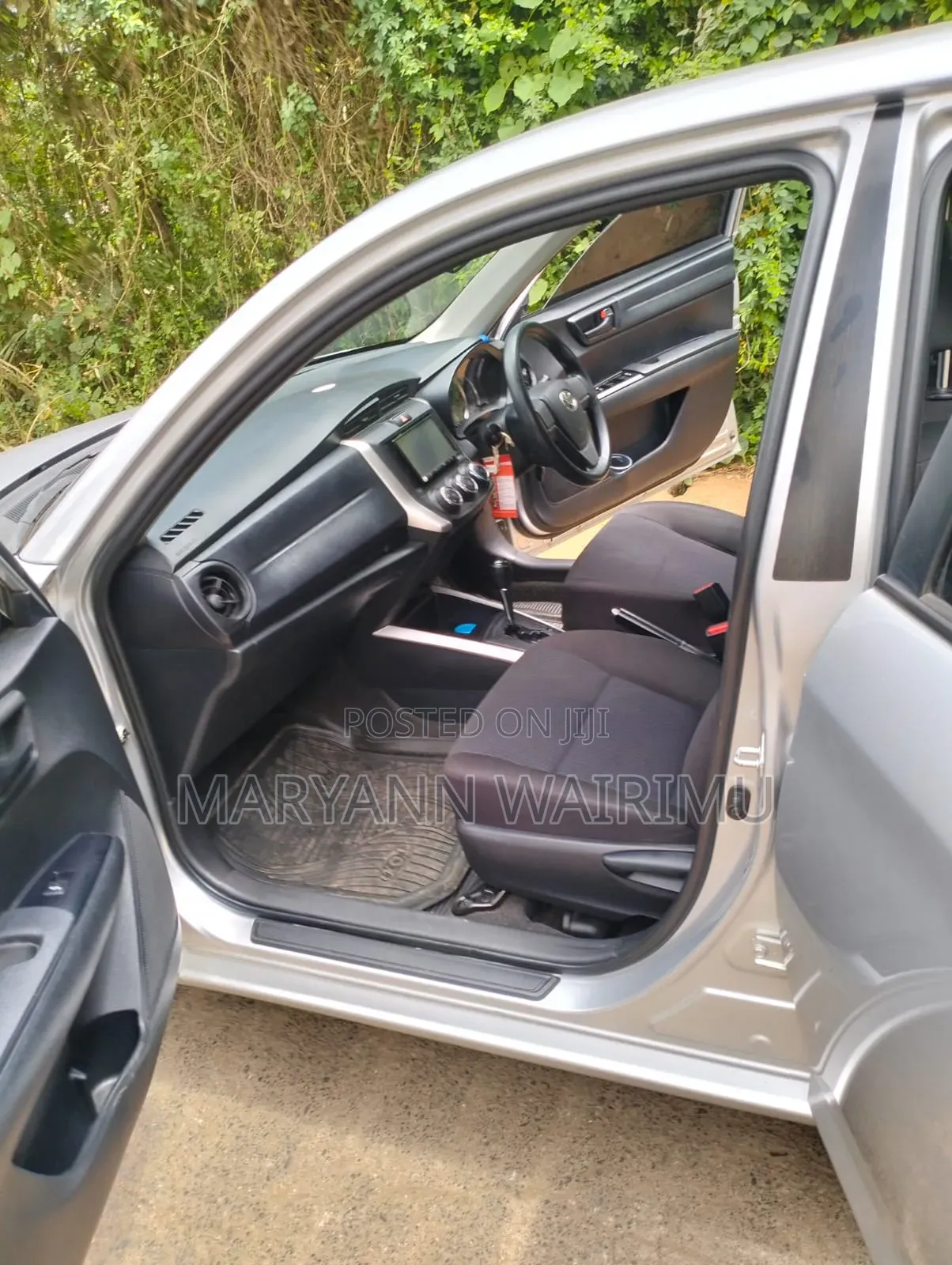 Toyota Corolla Fielder 2017 Silver