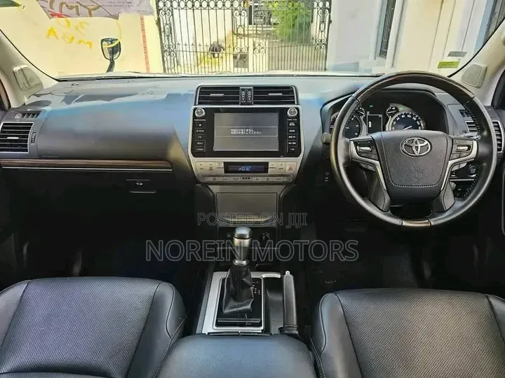 Toyota Land Cruiser Prado 2.8 2019 Black