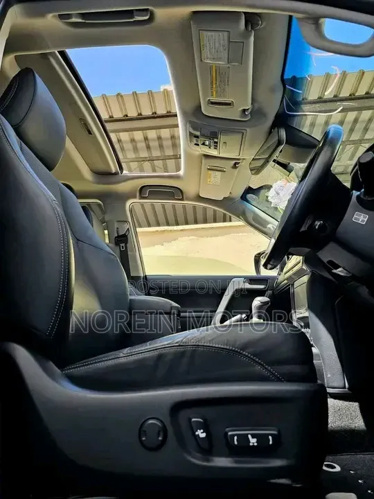 Toyota Land Cruiser Prado 2.8 2019 Black