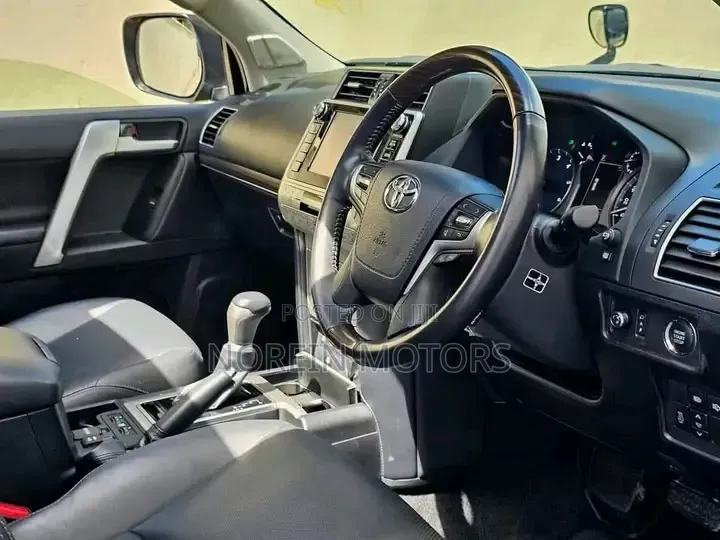Toyota Land Cruiser Prado 2.8 2019 Black