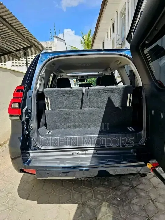 Toyota Land Cruiser Prado 2.8 2019 Black