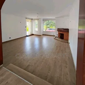 5bdrm Townhouse / Terrace in Lavington, Valley Arcade for rent