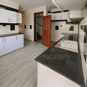 5bdrm Townhouse / Terrace in Lavington, Valley Arcade for rent