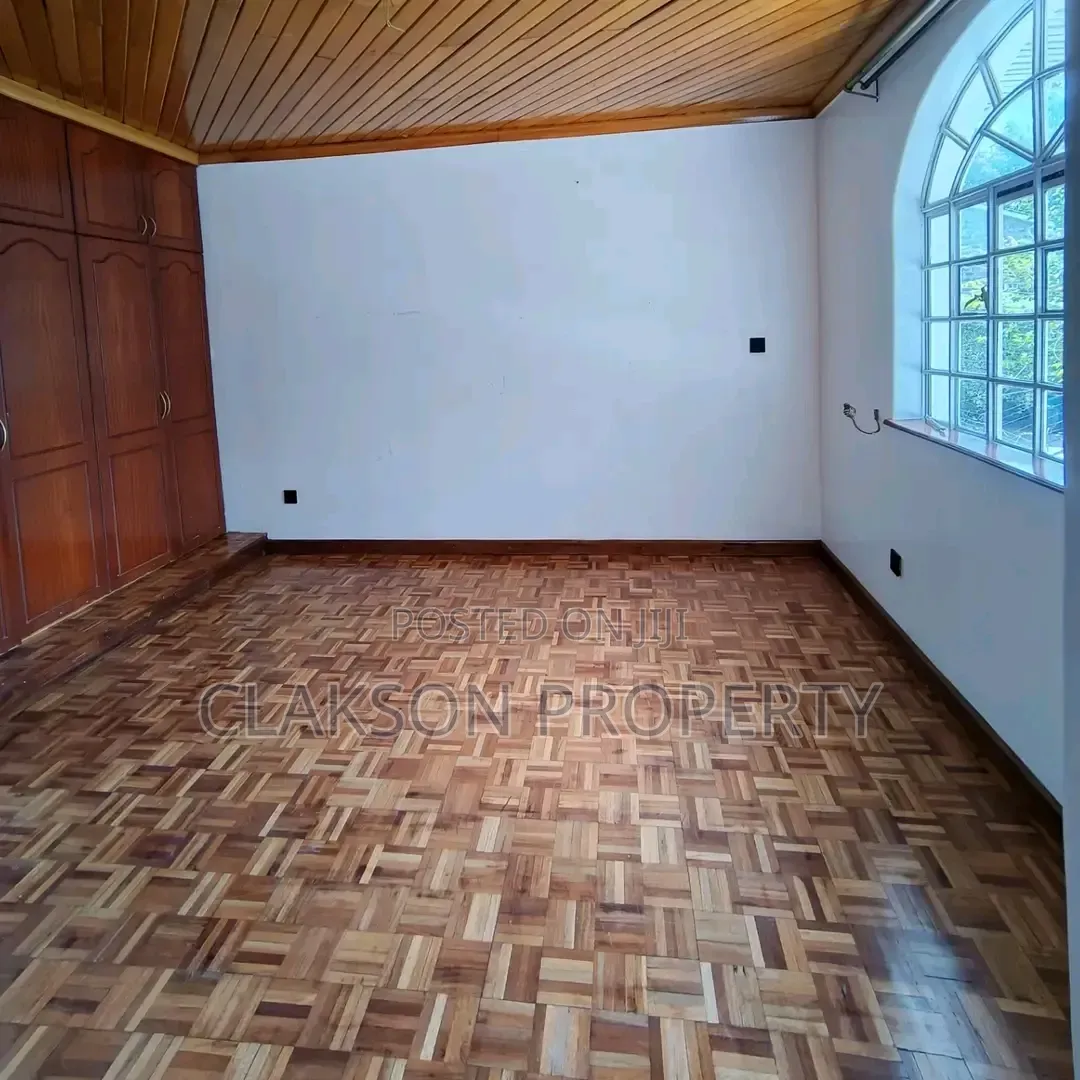 5bdrm Townhouse / Terrace in Lavington, Valley Arcade for rent