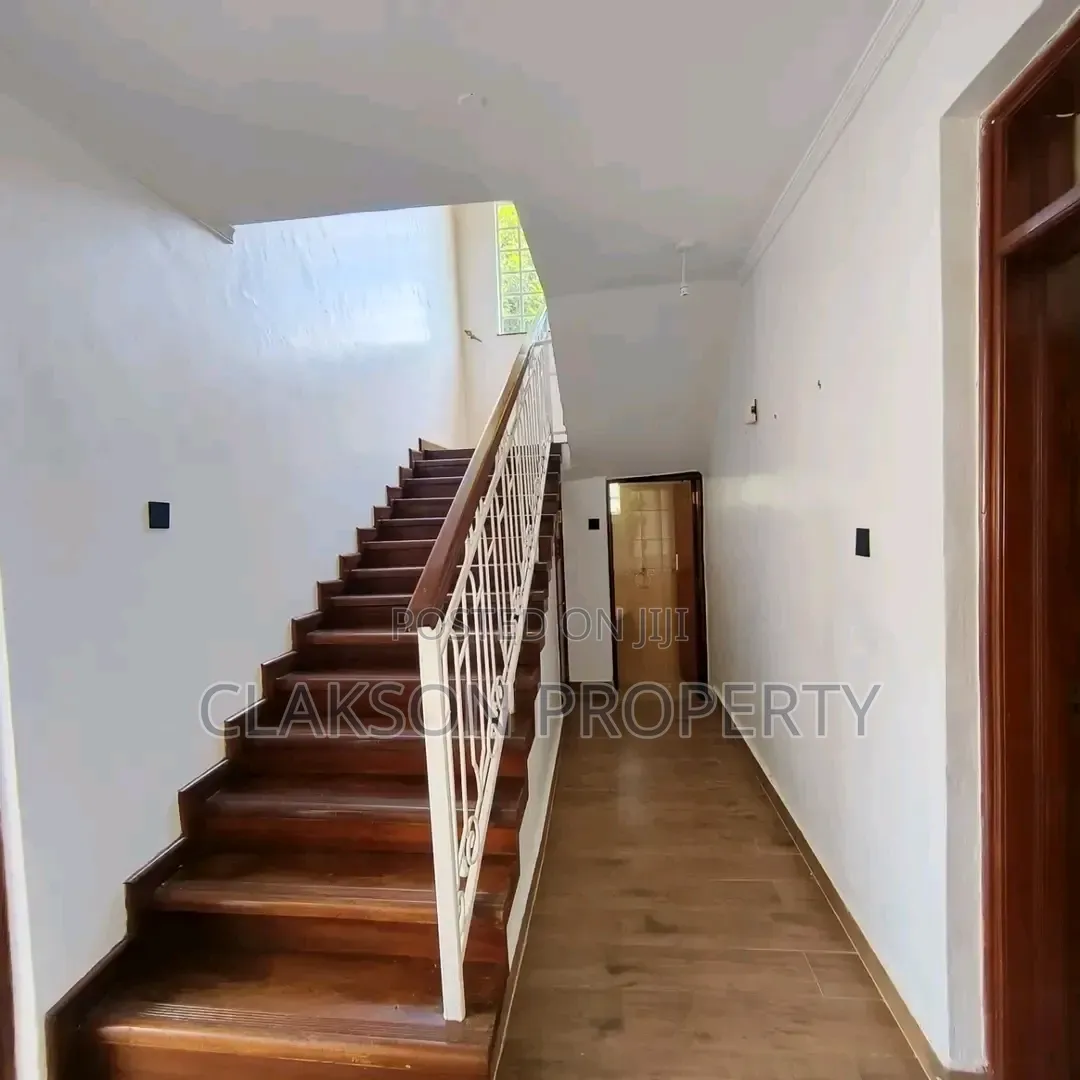 5bdrm Townhouse / Terrace in Lavington, Valley Arcade for rent