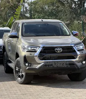 Toyota Hilux 2020 Green