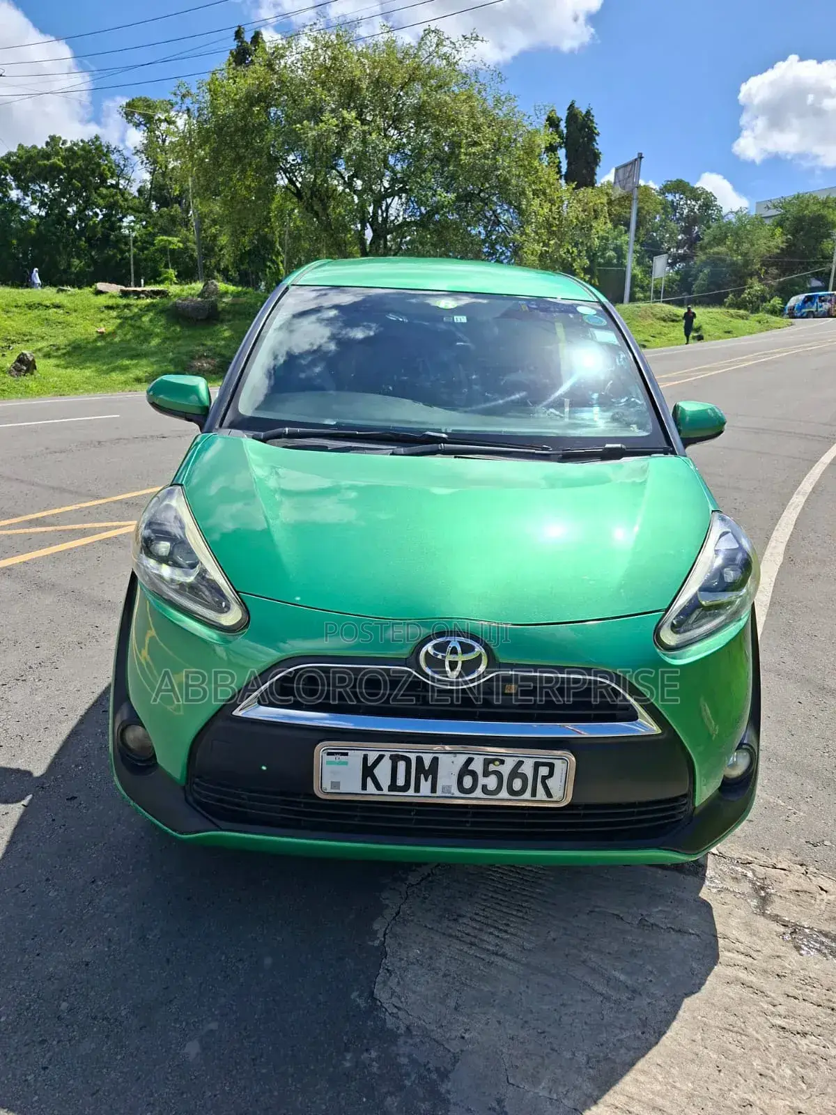 Toyota Sienta 2018 Green