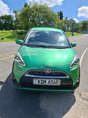 Toyota Sienta 2018 Green