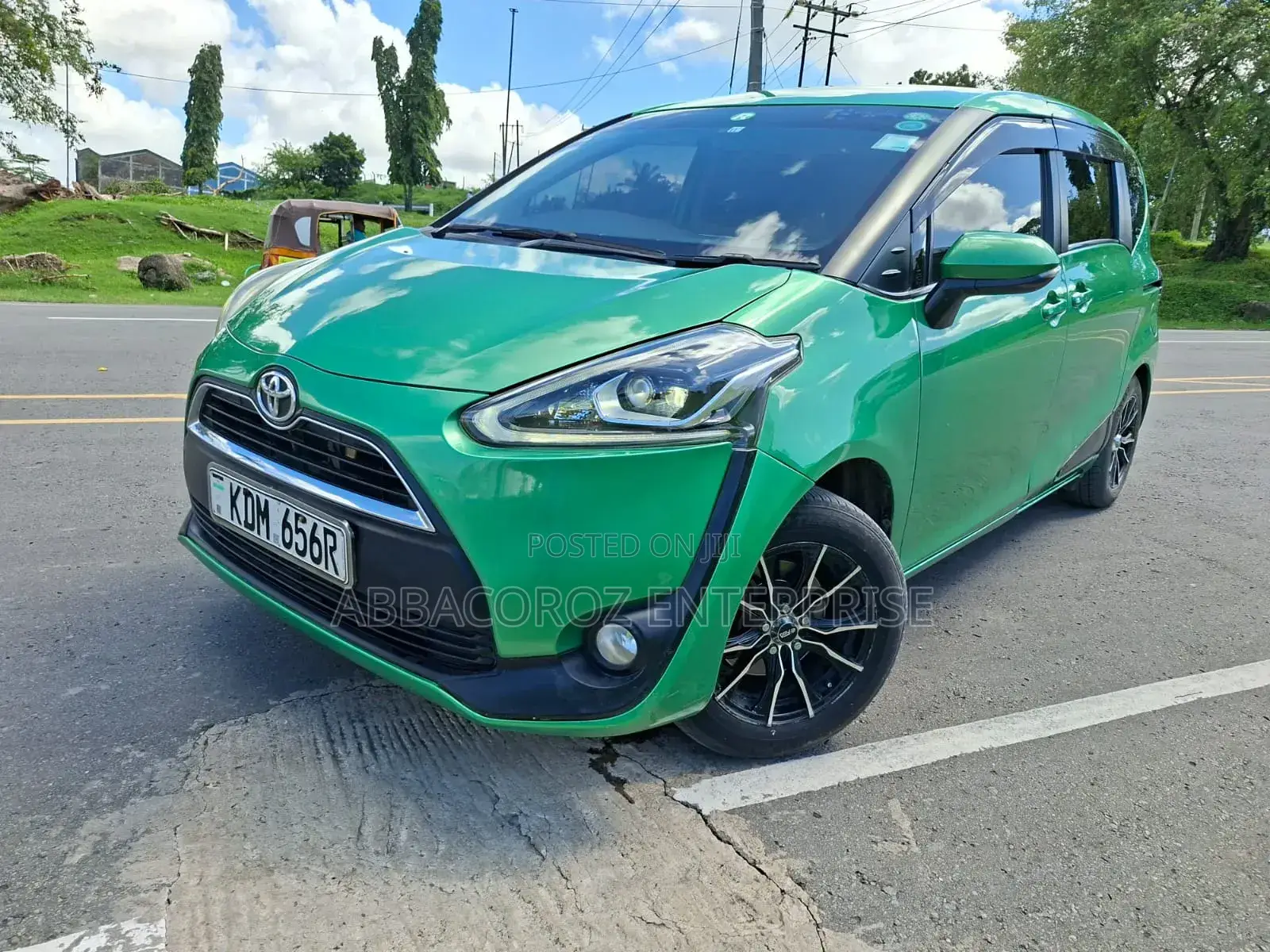 Toyota Sienta 2018 Green