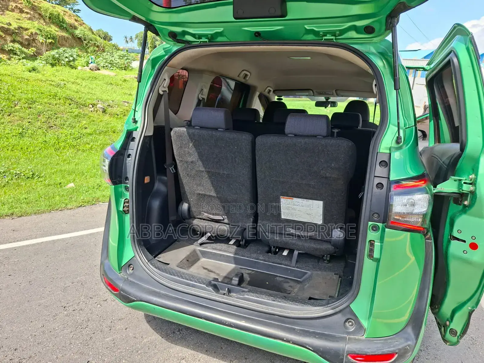Toyota Sienta 2018 Green