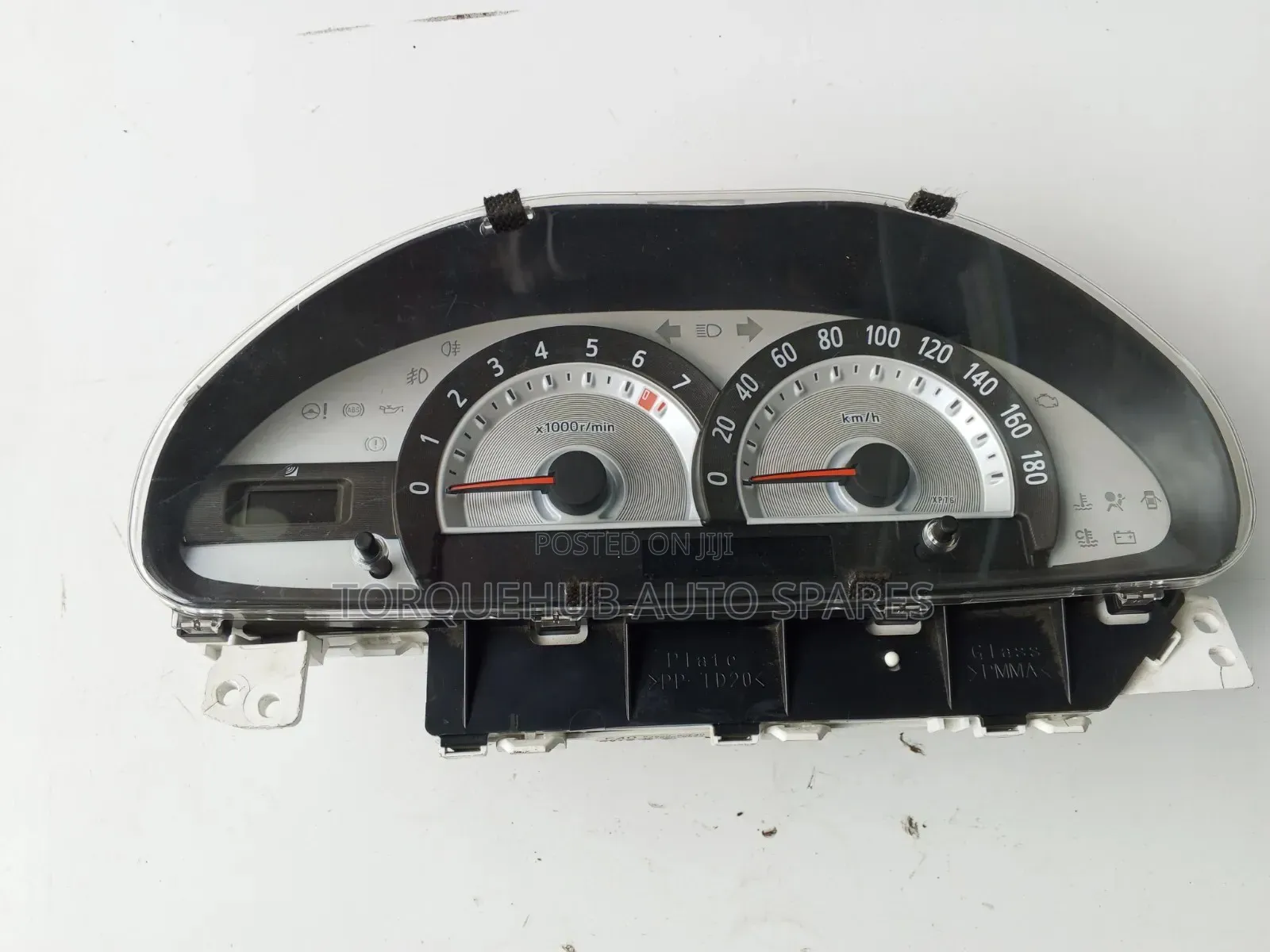 Toyota Sienta 2011 Dashboard Clock