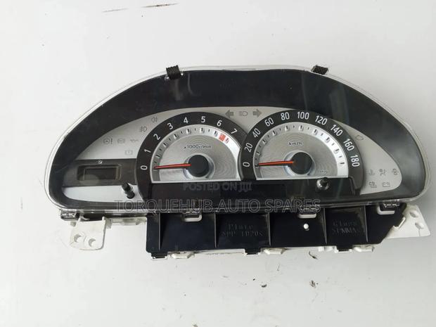 Toyota Sienta 2011 Dashboard Clock