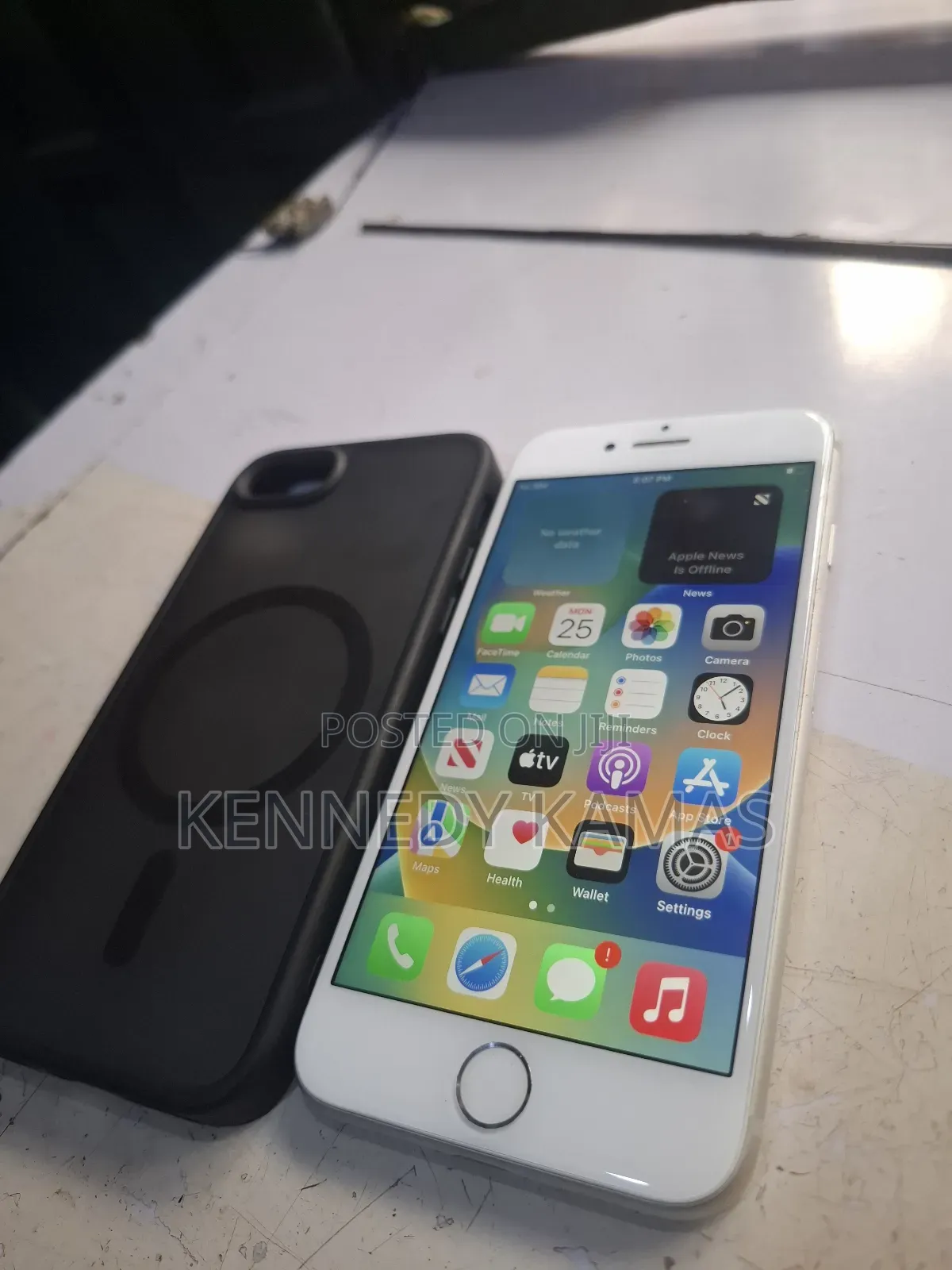 Apple iPhone 8 64 GB White