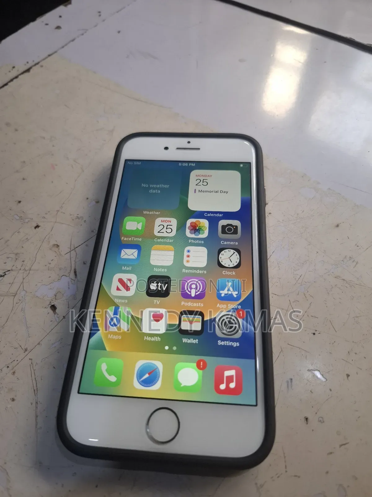 Apple iPhone 8 64 GB White