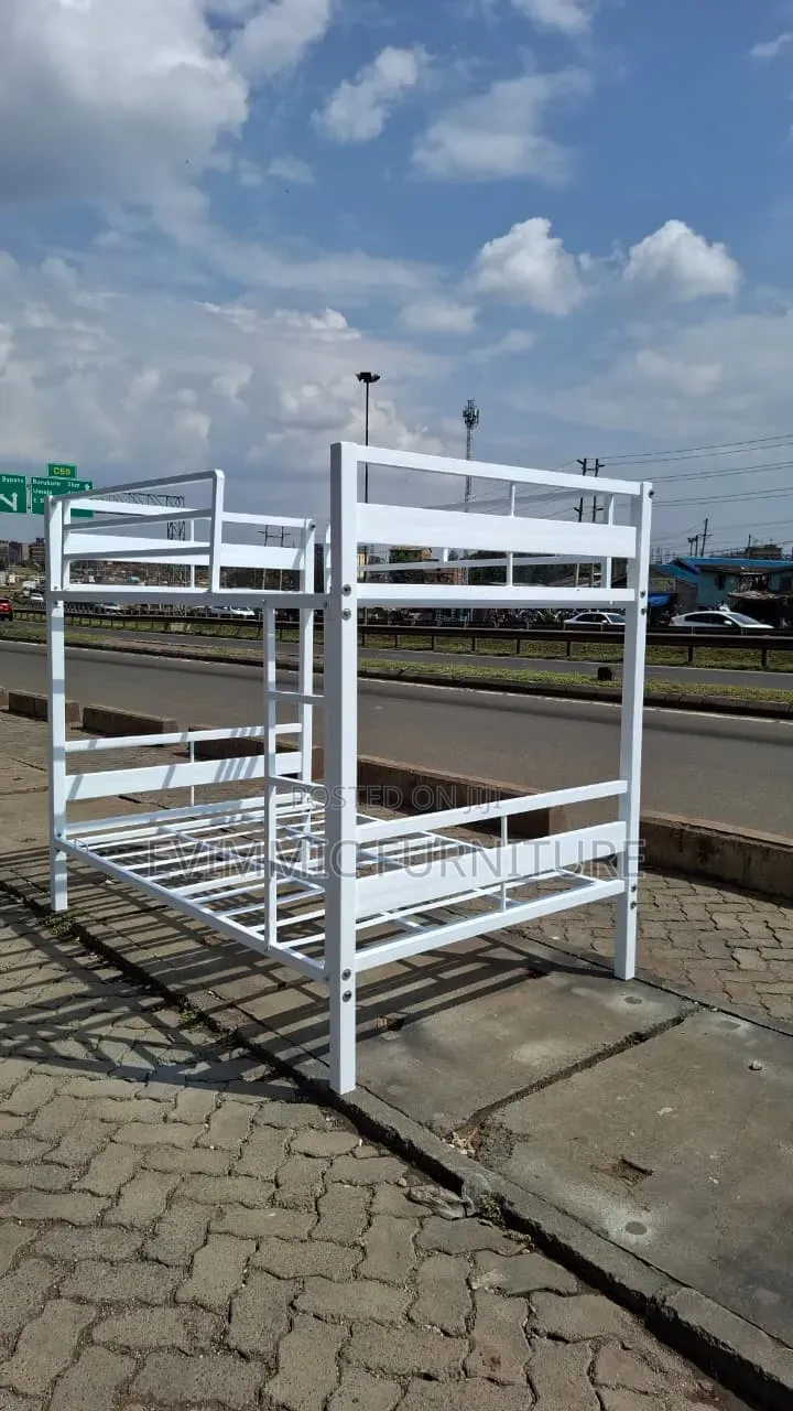 4 X 6 White Metal Bunk Bed