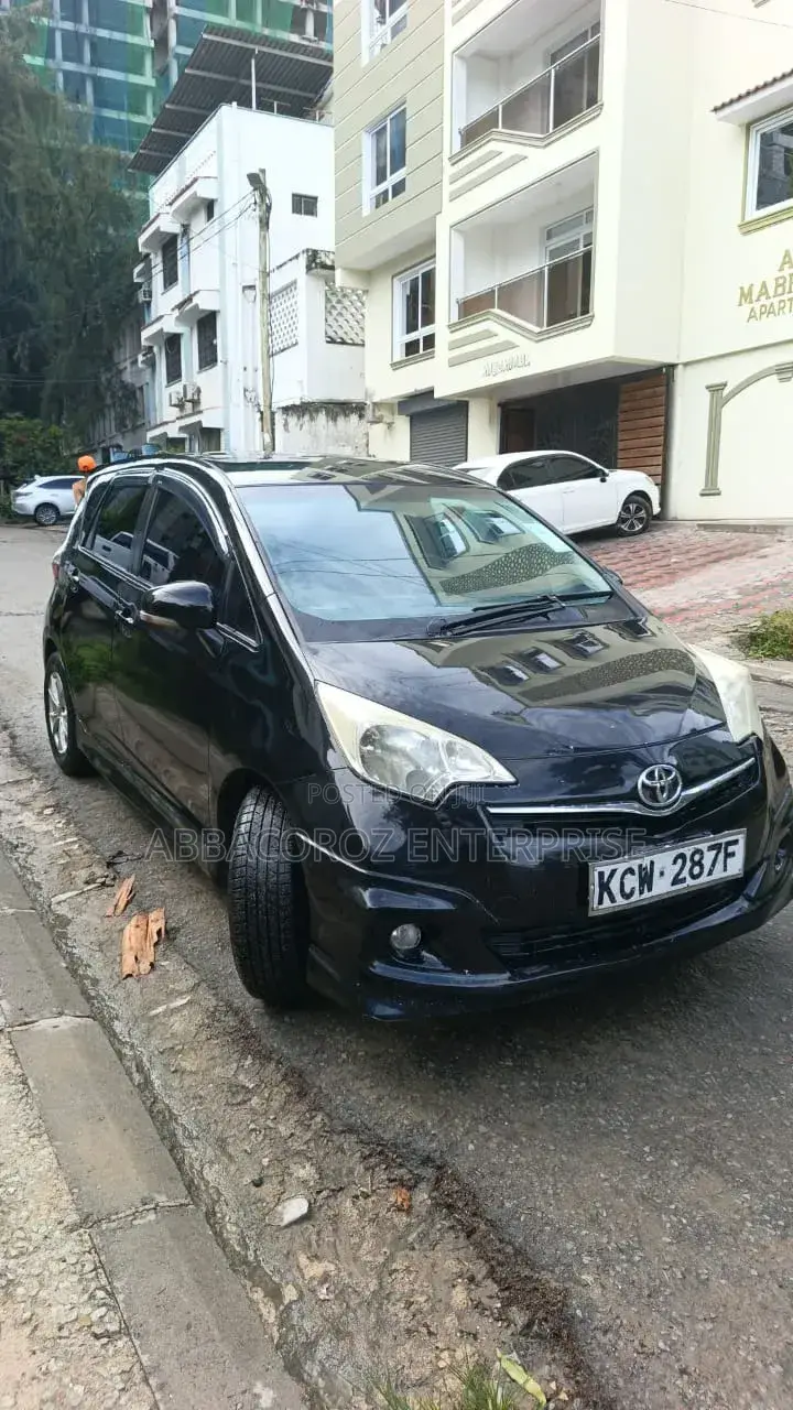 Toyota Ractis 2015 Black