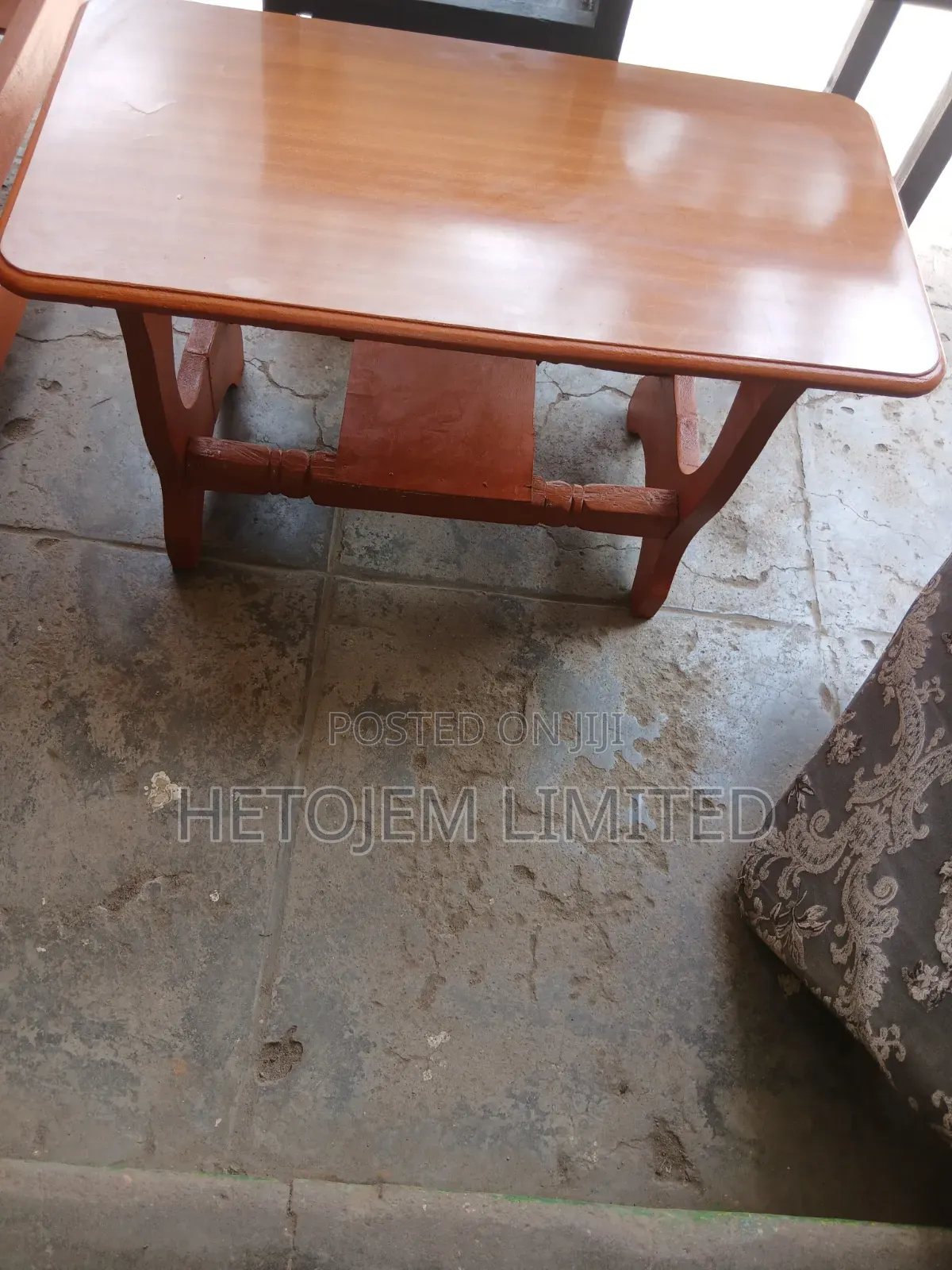 Simple, Classy and Perfectbrown Coffee Table 16x31