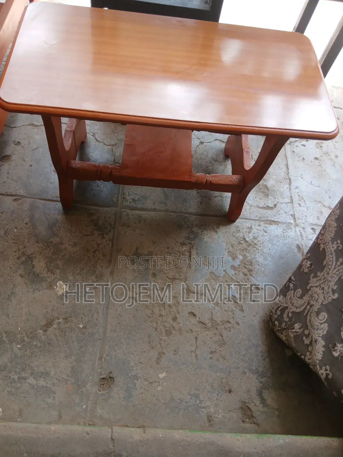 Simple, Classy and Perfectbrown Coffee Table 16x31