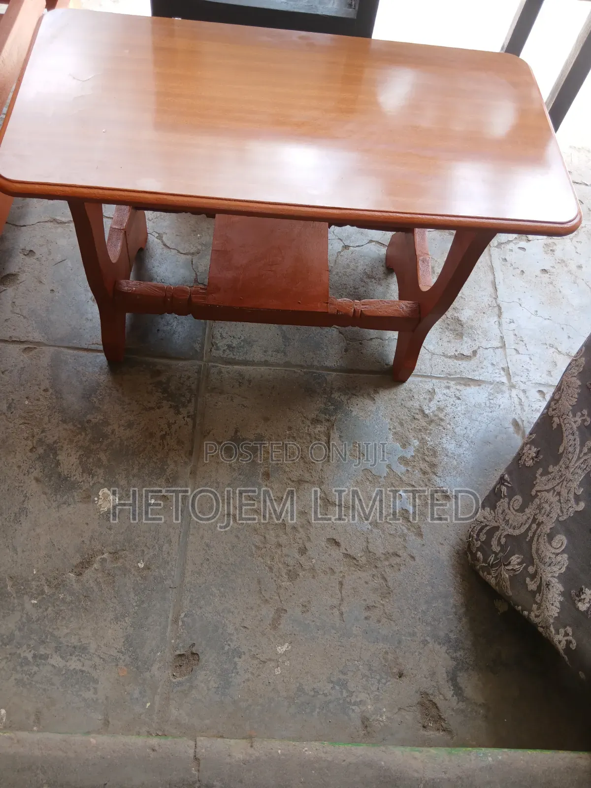 Simple, Classy and Perfectbrown Coffee Table 16x31