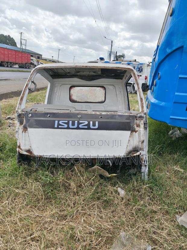 Isuzu NKR Cabin